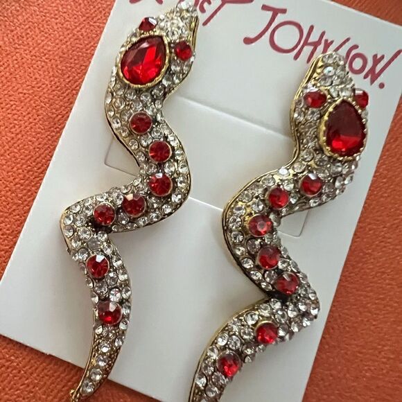 🐍 Betsey Johnson sparking red ruby crystal embellished snake earrings 🐍 - Picture 3 of 3